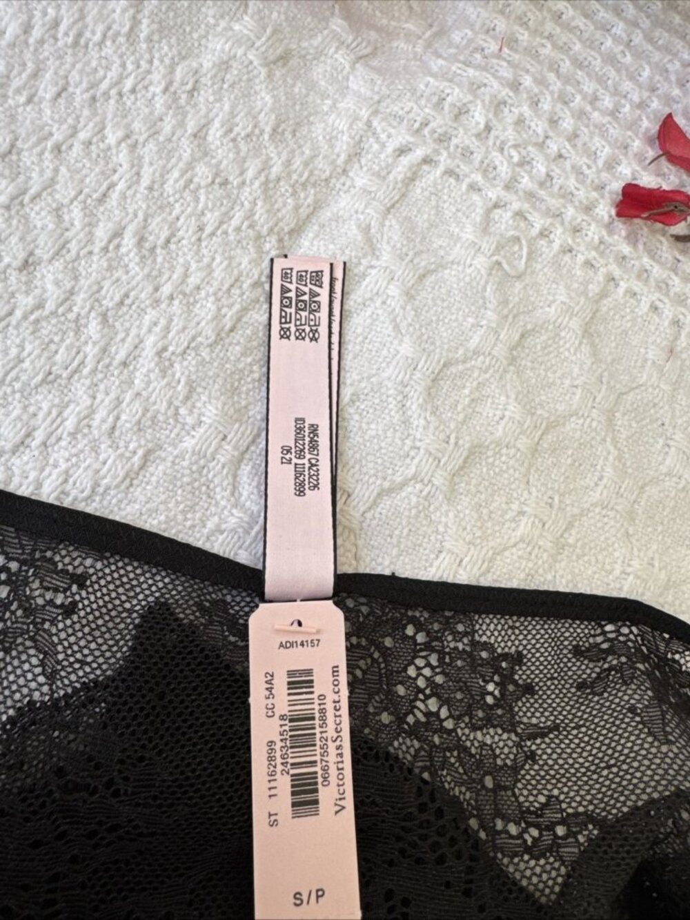 VICTORIA'S SECRET S BLACK DREAM ANGELS LACE CHEEKY TANGA PANTIES NWT - Picture 7 of 7